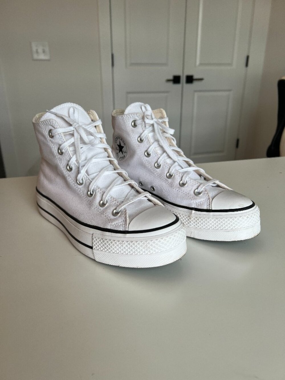Converse Chuck Taylor All Star Lift Women's Platform 9.5 (unisex 7)